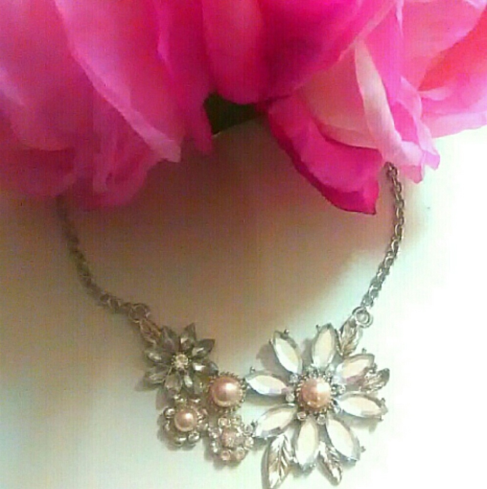 💗 New Floral Pearl Statement Necklace 💗
